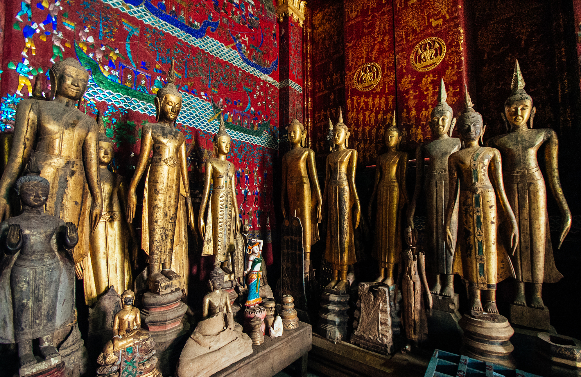 Image of golden Buddha statues in Laos - KILROY