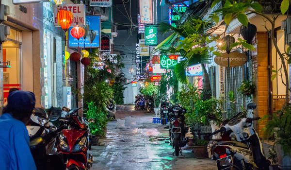 ho-chi-minh-city-vietnam-bui-vien-backpacking-street-cover