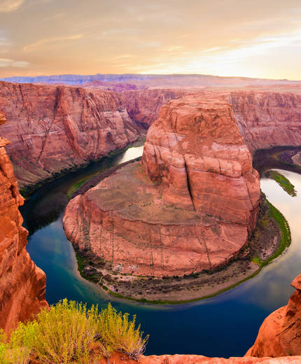 Image of a horseshoe bend in the Grand Canyon in the USA - KILROY
