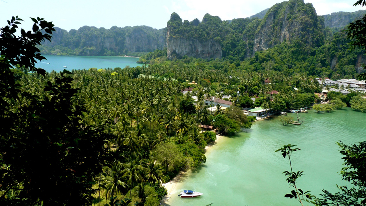 Image of a bay in Thailand - KILROY