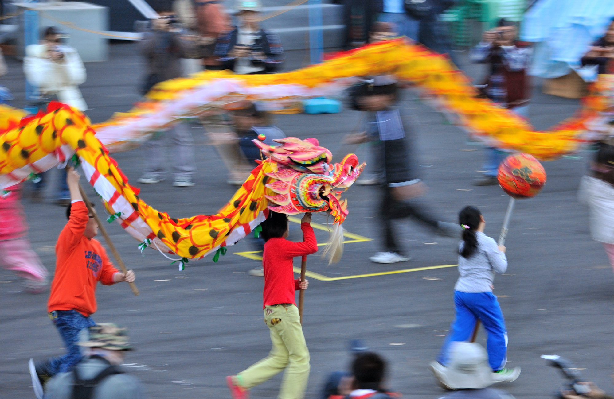 Image of a dragon dance in Taiwan - KILROY