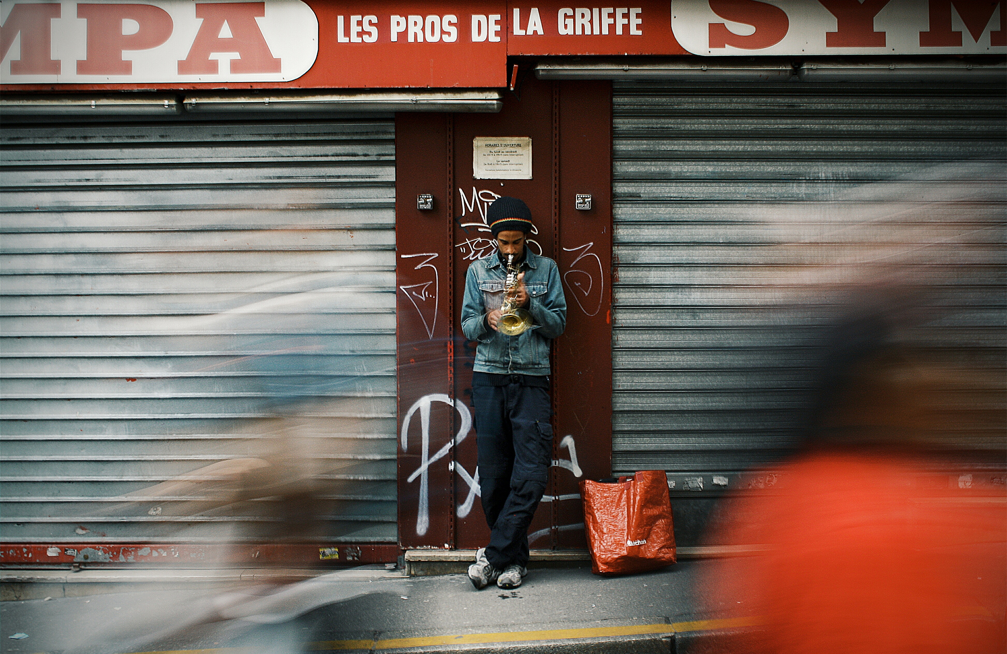france-paris-street-artist-musician-store-front-cover