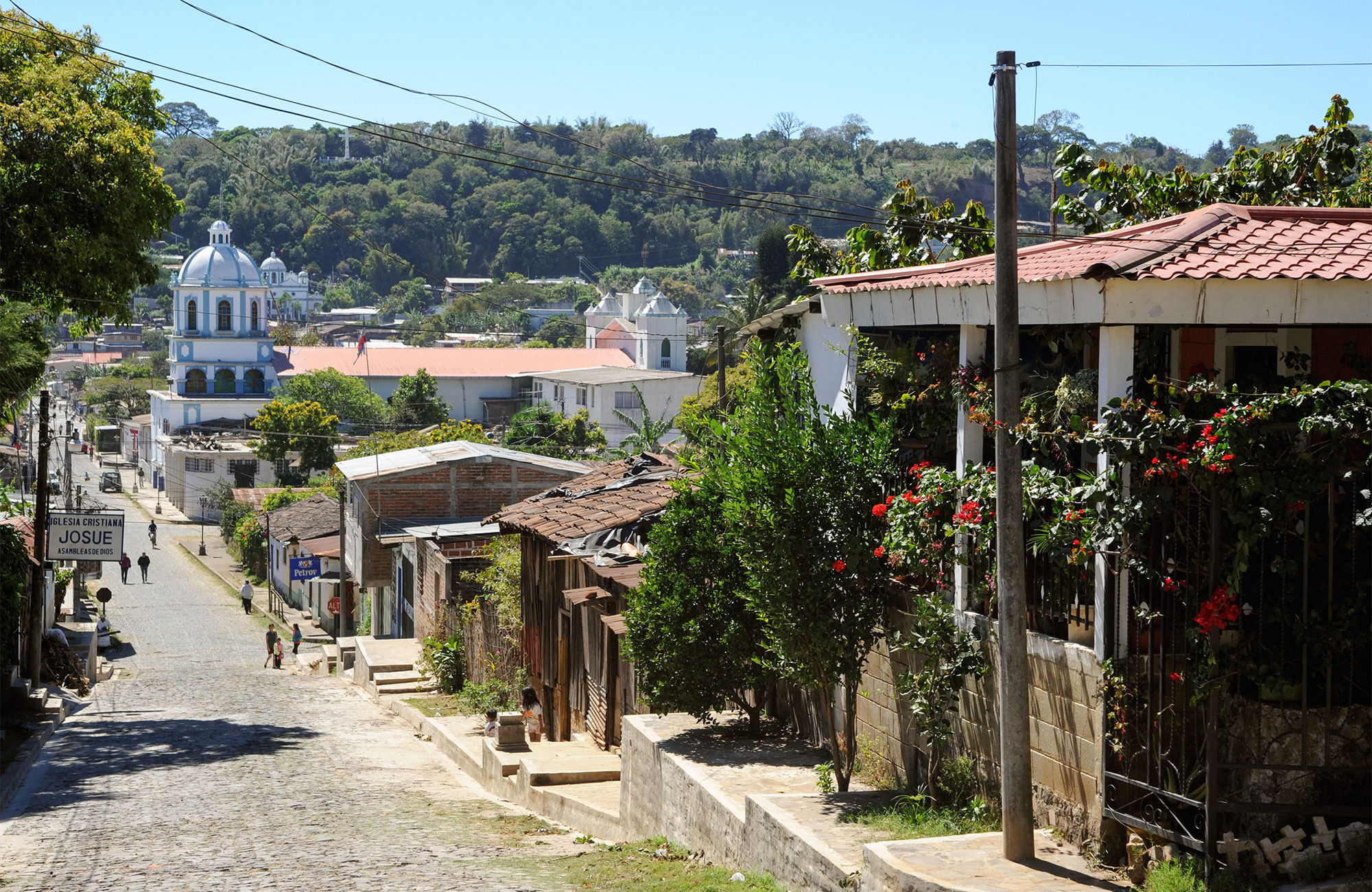 Image of a street in the attractive town of Suchitoto in El Salvador - KILROY
