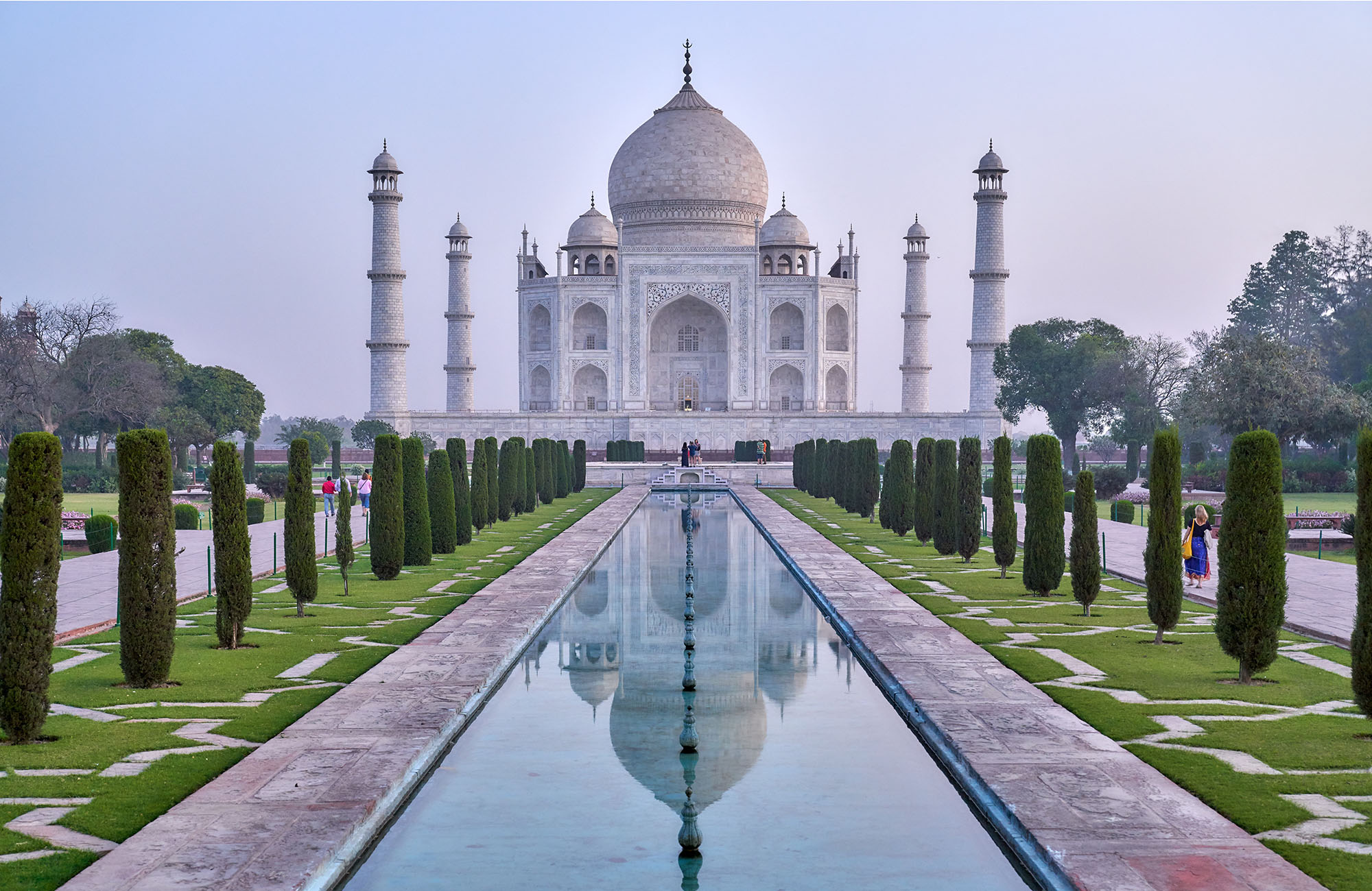 Image of the Taj Mahal in India at sunrise - KILROY