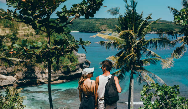 thailand-palmtrees-couple