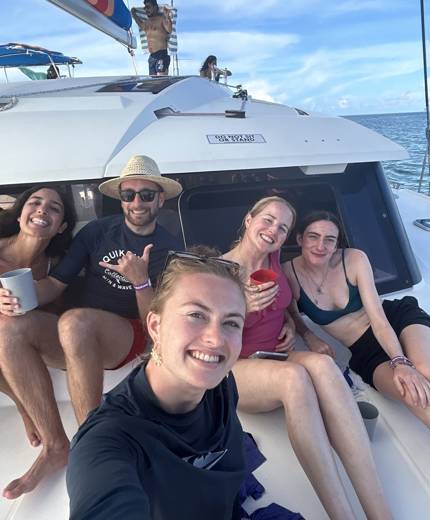 Image of a group of travellers on a boat in Belize - KILROY