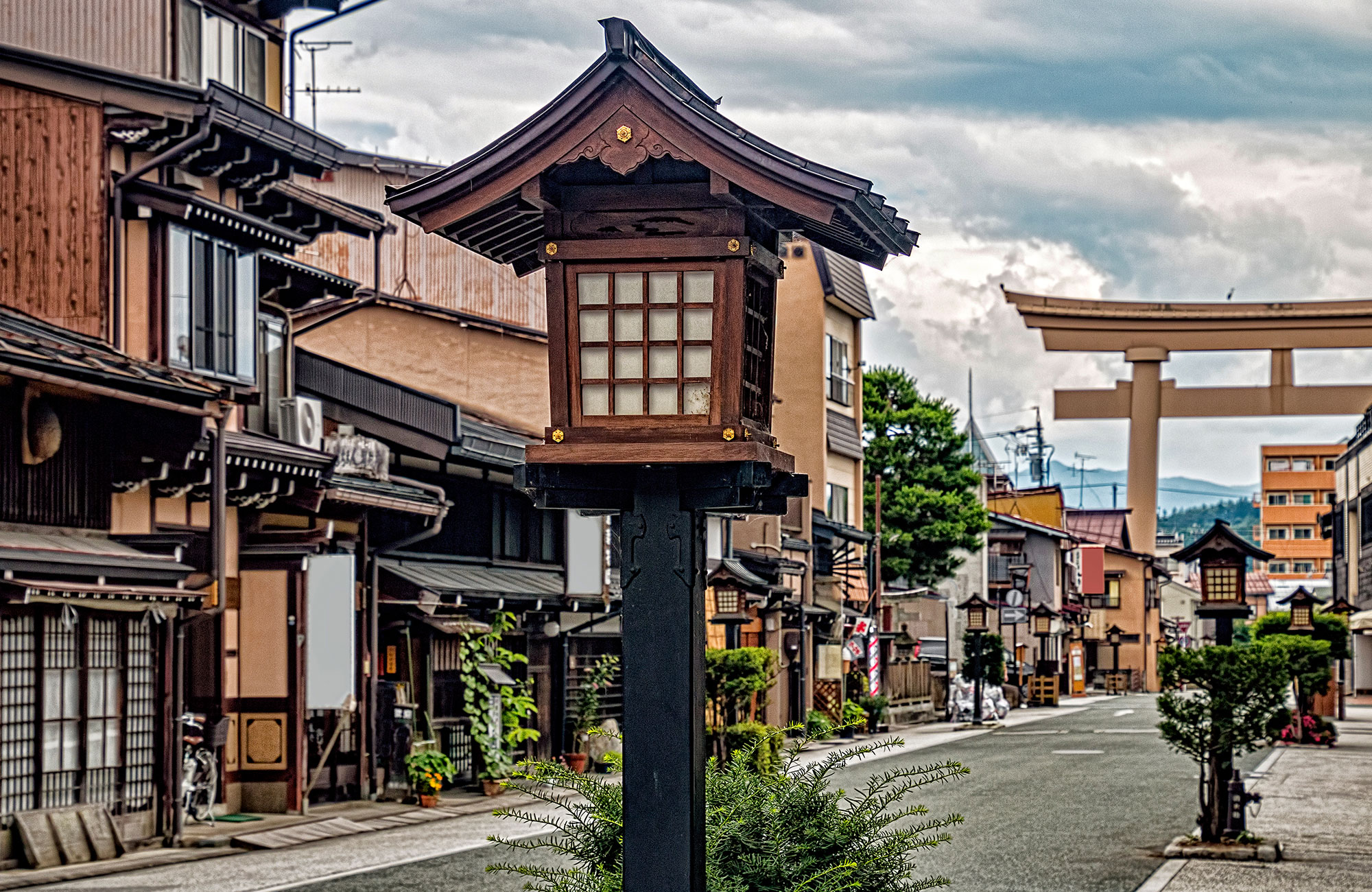 Image of a traditional town street in Japan - KILROY