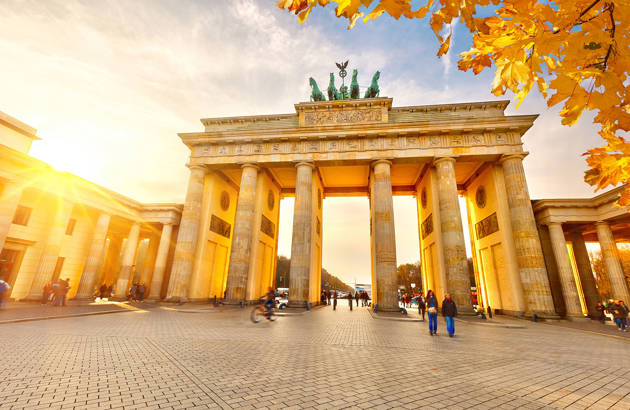 germany-berlin-brandenburg-gate-sun-fall