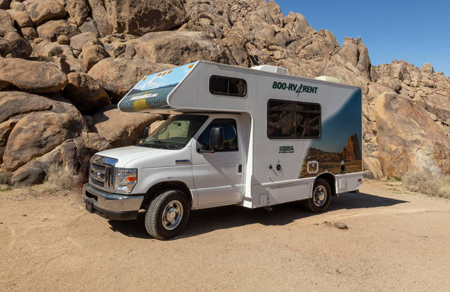 Rent a C-19 motorhome in Canada and the USA | KILROY