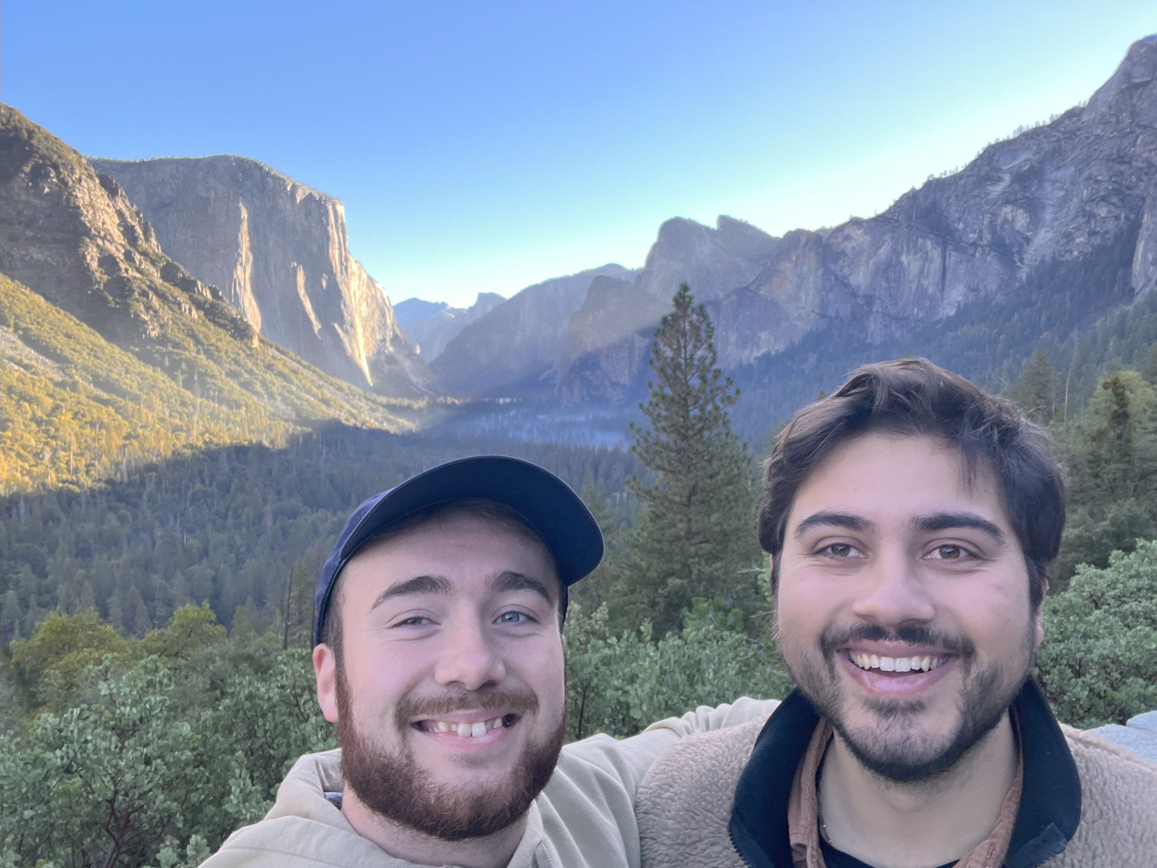 Image of pair of friends at a national park in the USA - KILROY