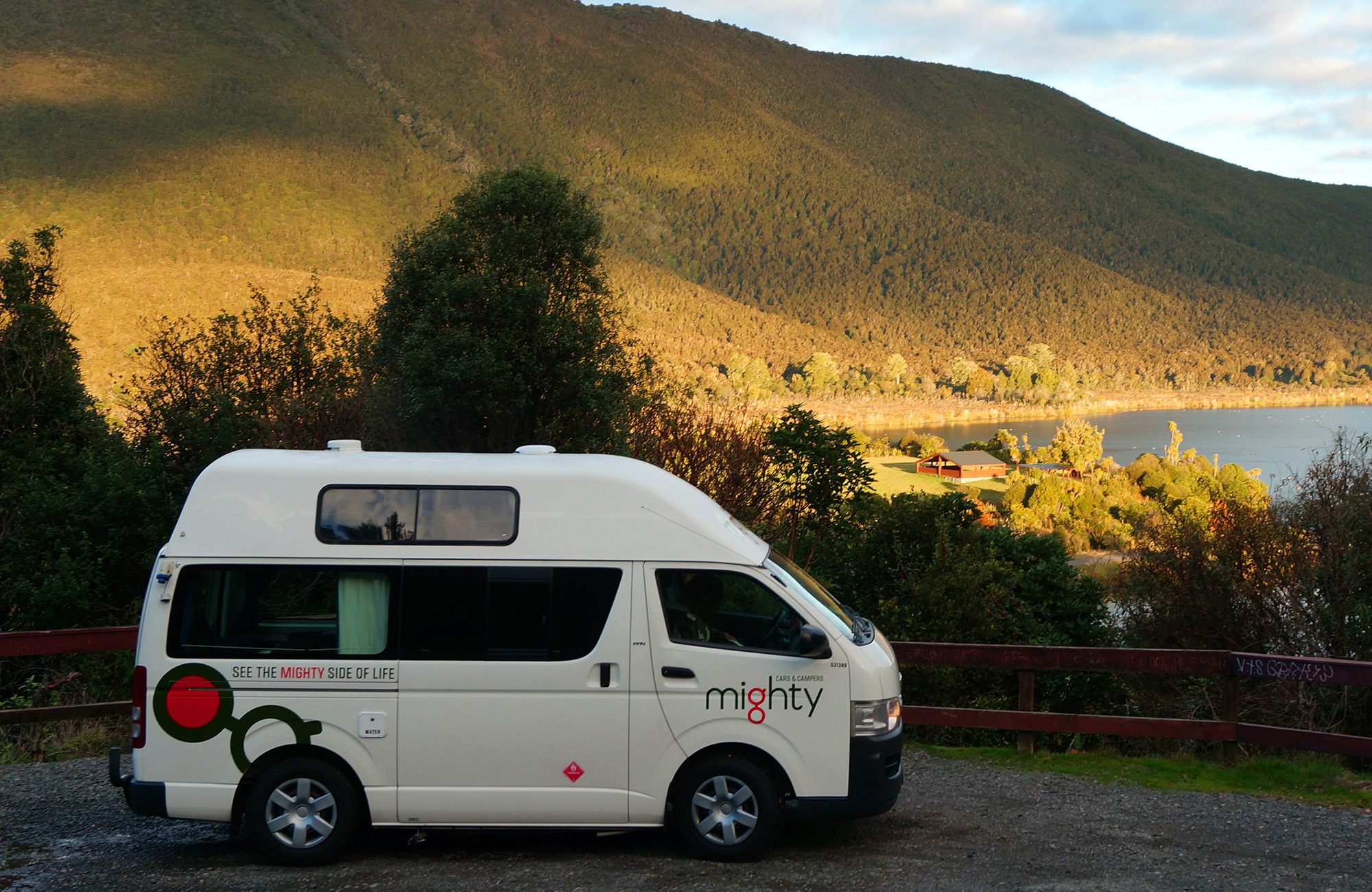 Image of the Highball Campveran in New Zealand - KILROY