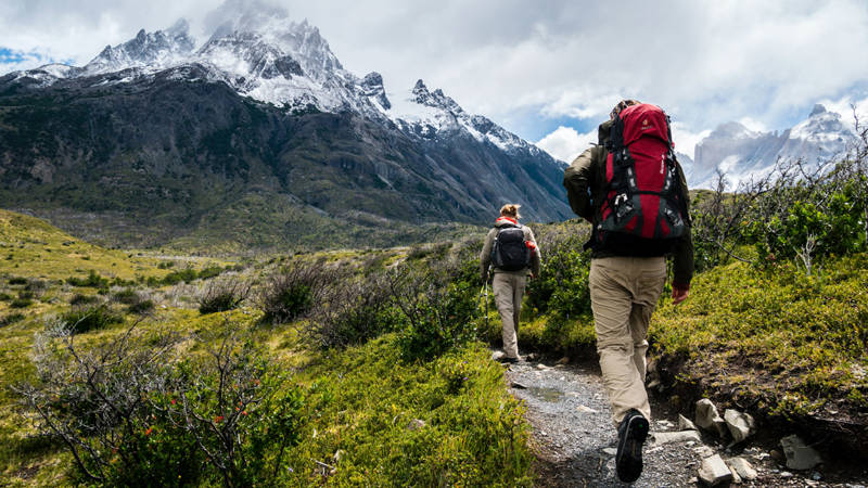 Image of a pair of hikers on the W Trek in Patagonia - KILROY