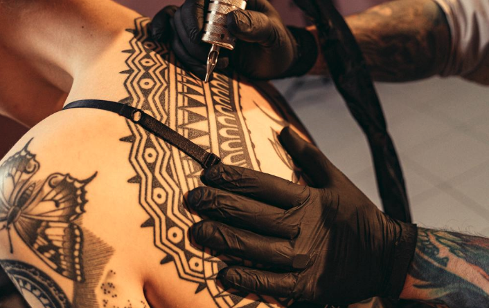 Side 8 KILROY Strange Etiquette Around The World