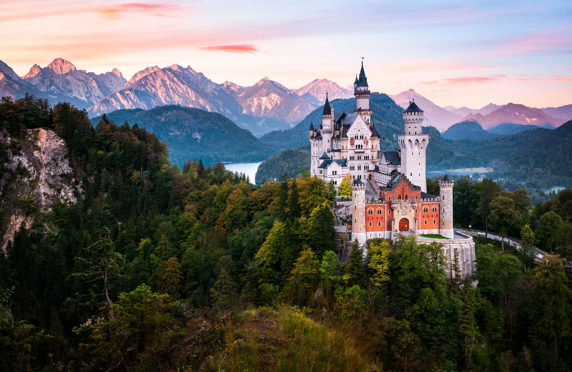 Image of Neuschwanstein castle in Germany - KILROY