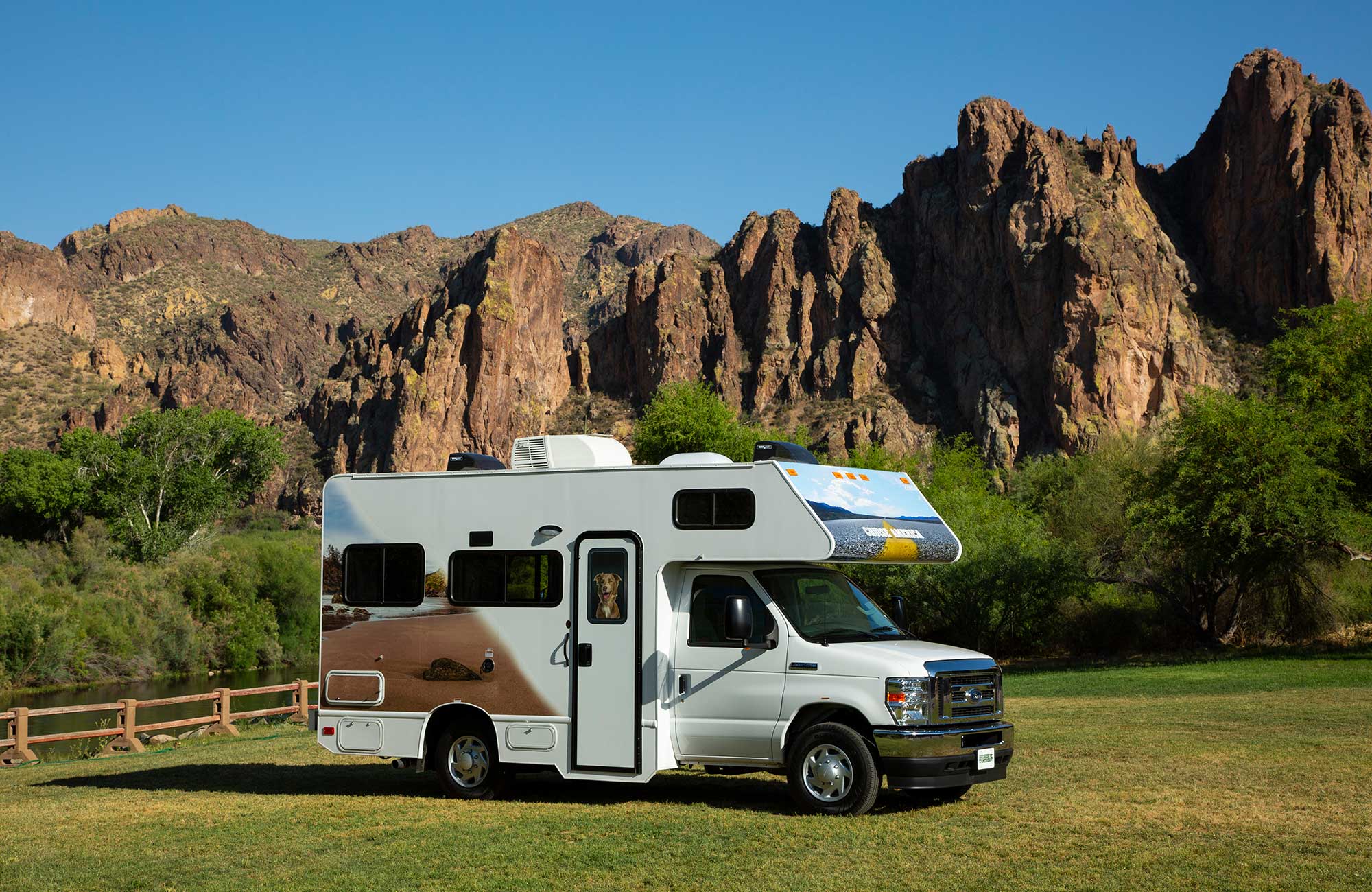 Image of the Compact C-21 campervan in America - KILROY