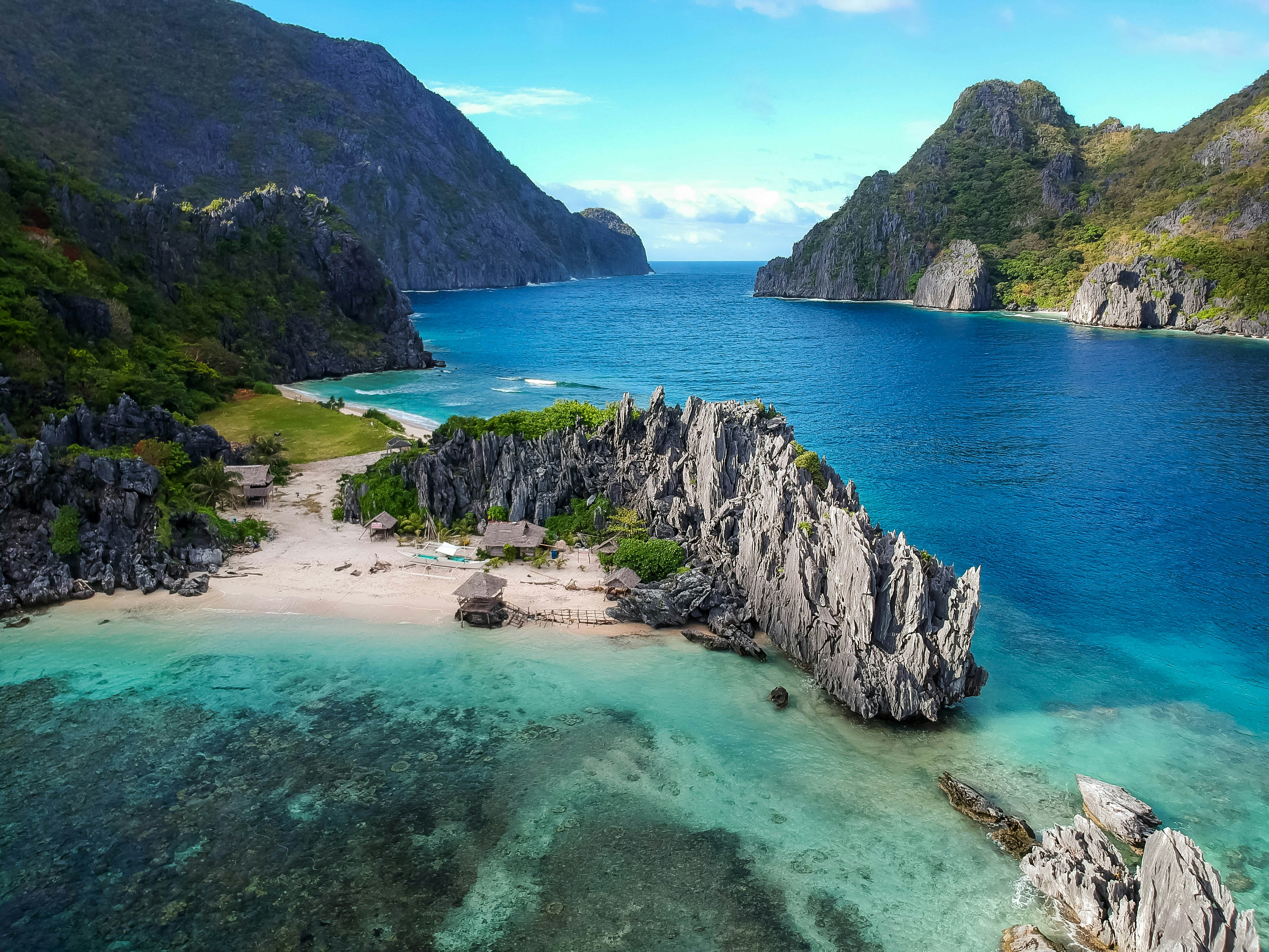 Image of karst islands in Palawan, Philippines - KILROY