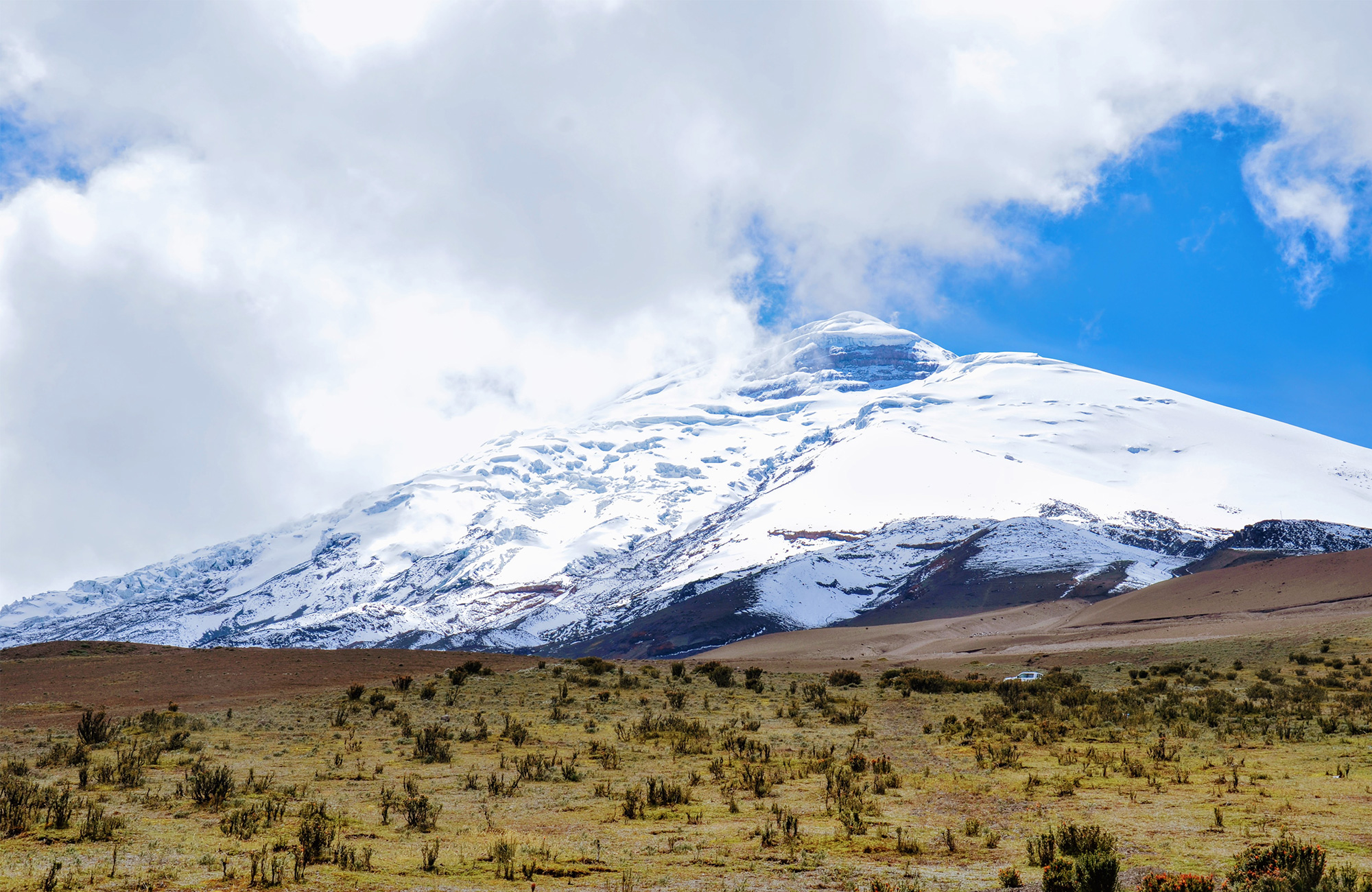 Image of the snow-capped Cotopaxi volcano in Ecuador - KILROY