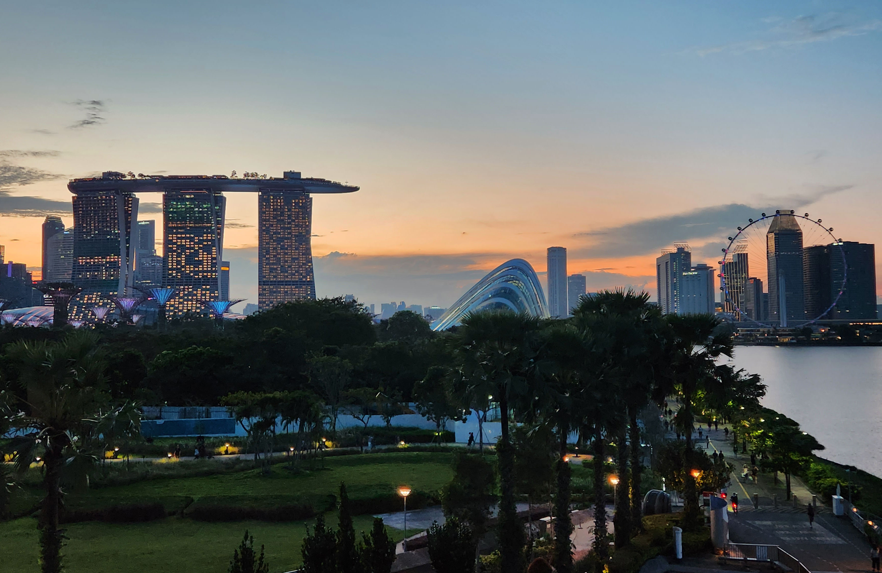 Image of the city skyline of Singapore - KILROY
