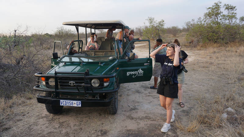 Image of a group of travellers on safari in South Africa - KILROY