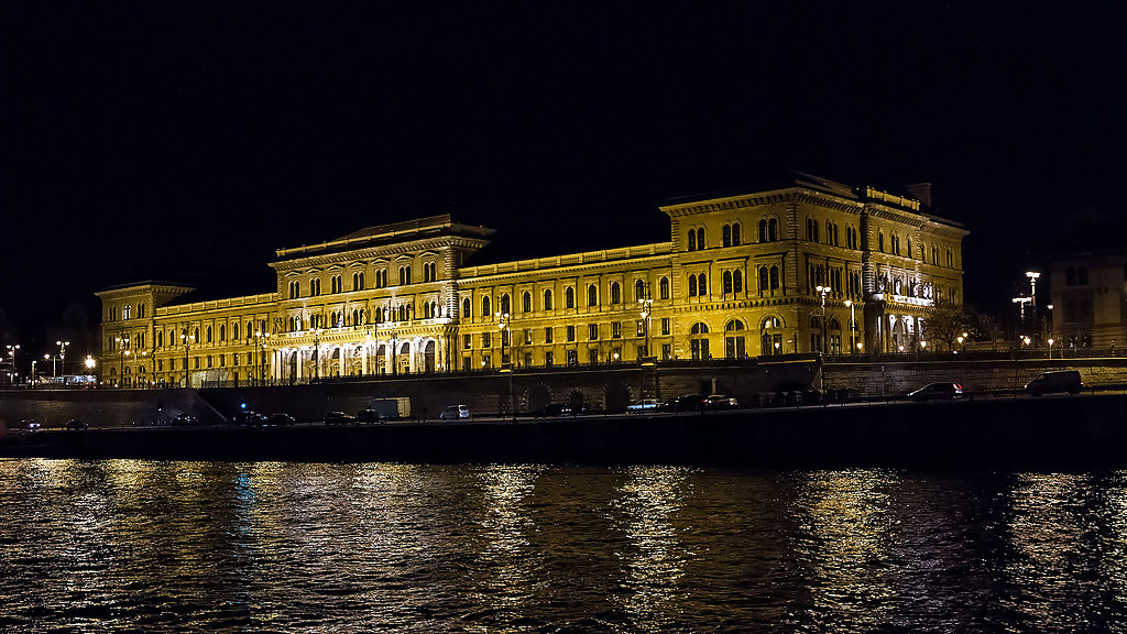 243-excalibur-hungary-budapest-mr-bod-speak-corvinus-university