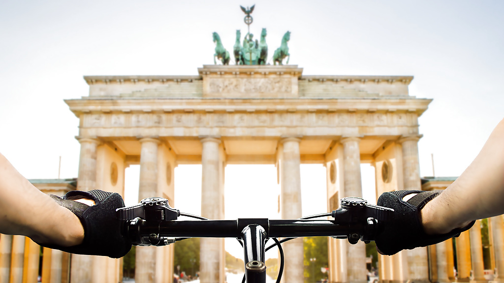 460-uberland-berlin-on-bike