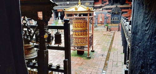 bike-the-secret-courtyards-of-kathma