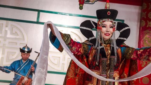 itinerary_mobi_Mongolia_Ulaanbaatar_Mongolian_Cultural_Show_Dancing_Performance_-_Oana_Dragan_2017__MG_2844_Lg_RGB