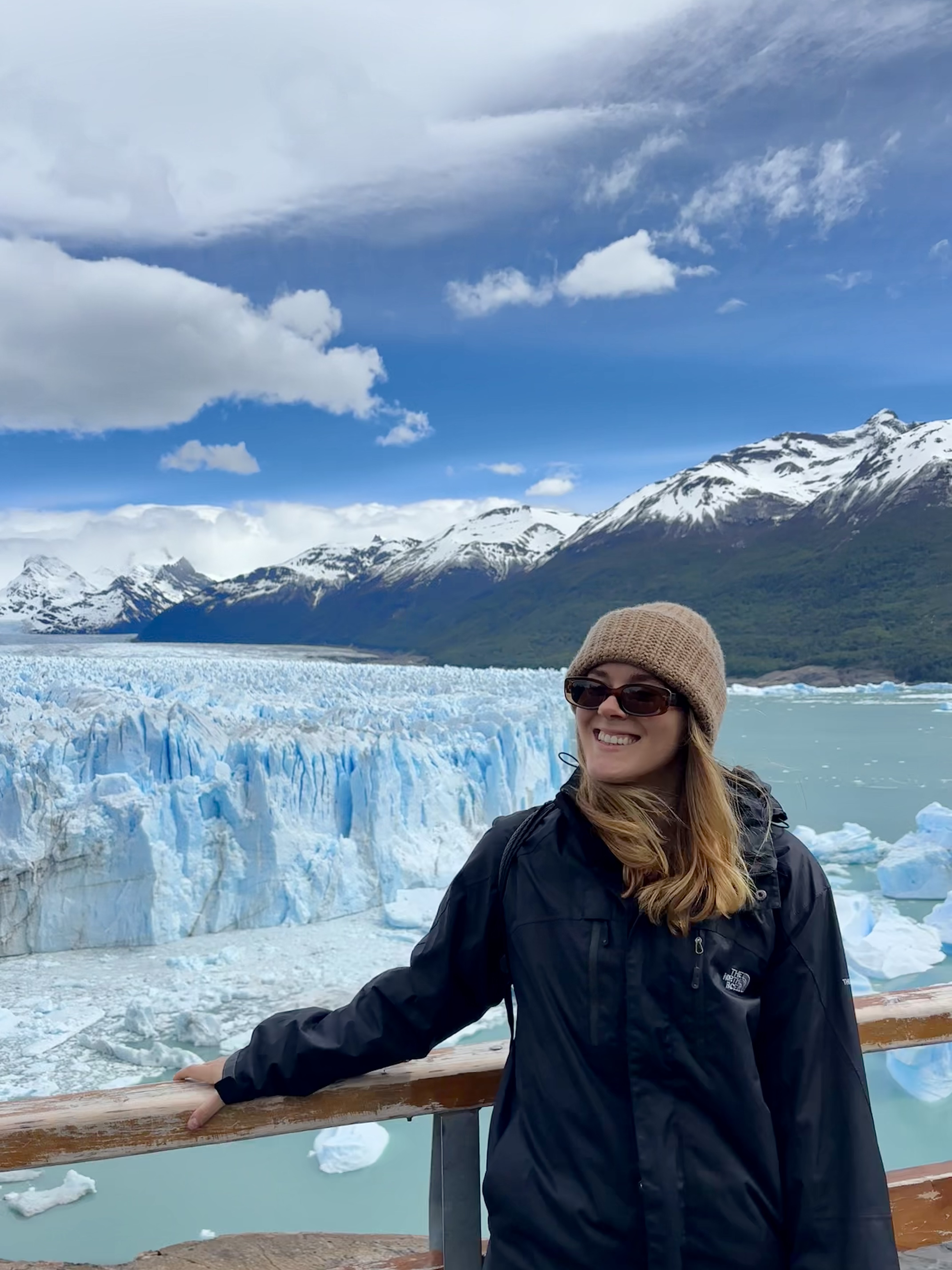 Image of a female traveller in front of the Perito Moreno glacier in Argentina - KILROY