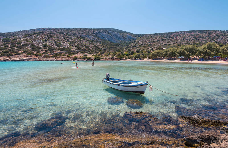 Image of a boat near the island of Lipsi in Greece - KILROY